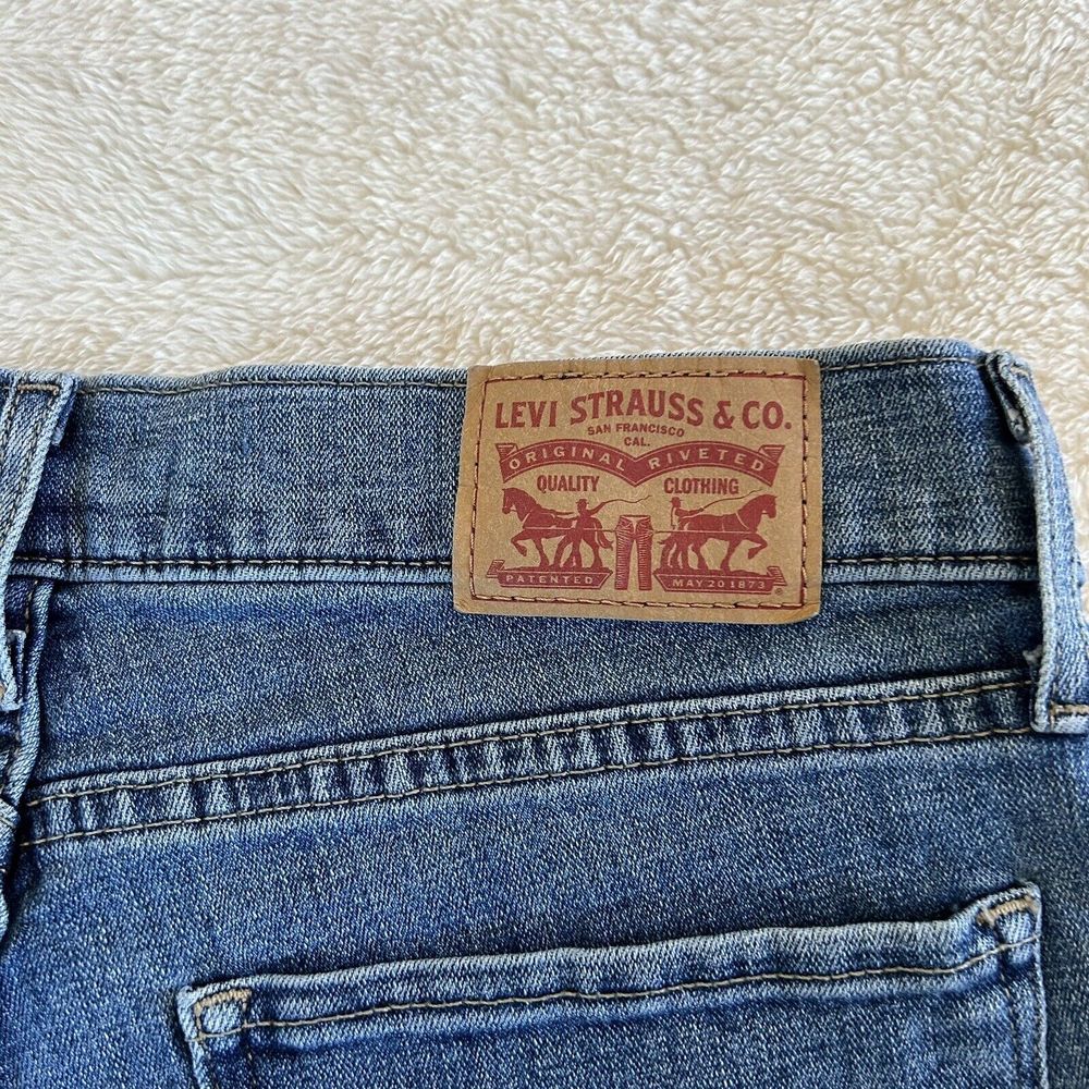 Levi's Women's Curvy Bootcut Jeans Medium Wash Size Size 30 - Picture 5 of 6